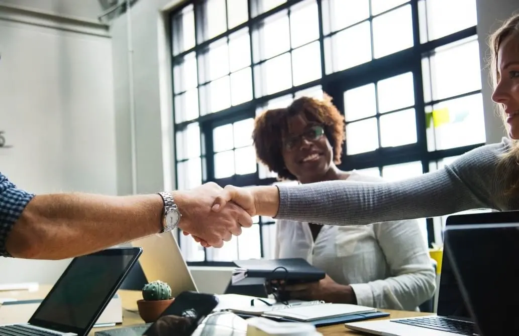 Collaboration efficace en gestion administrative et services généraux pour optimiser l’organisation d’entreprise